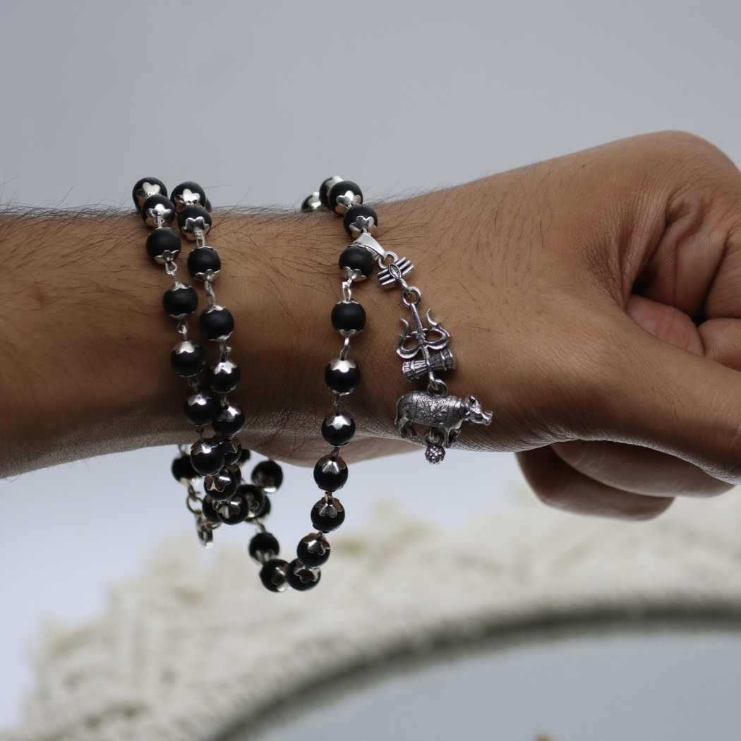 Silver Cap Karungali Mala with Shiv Nandi Pendant